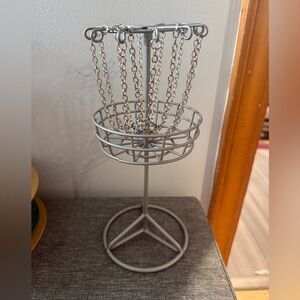 Mini (desk size) frisby golf stand
